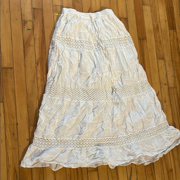 White Maxi lined tiered crochet skirt - Picture 1 of 5